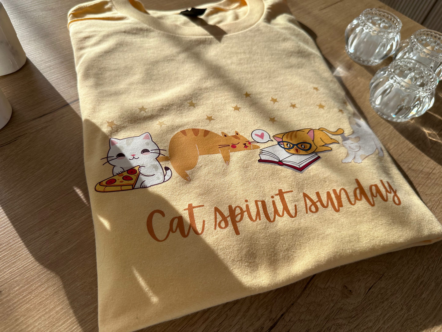 Sunday cat spirit Short sleeve t-shirt