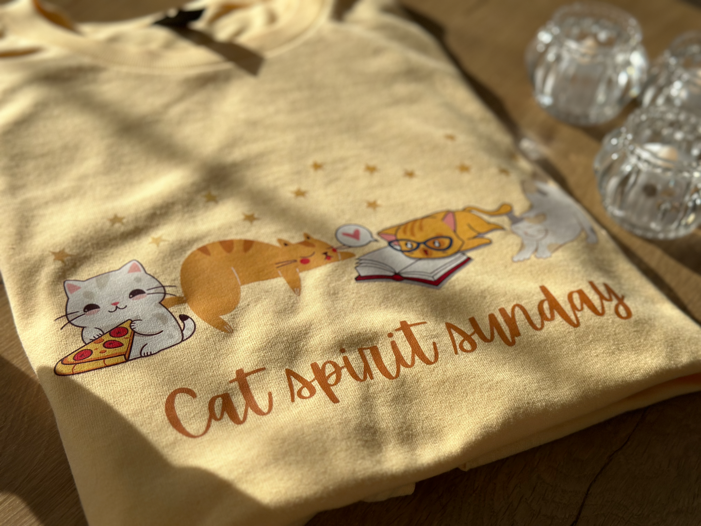 Sunday cat spirit Short sleeve t-shirt