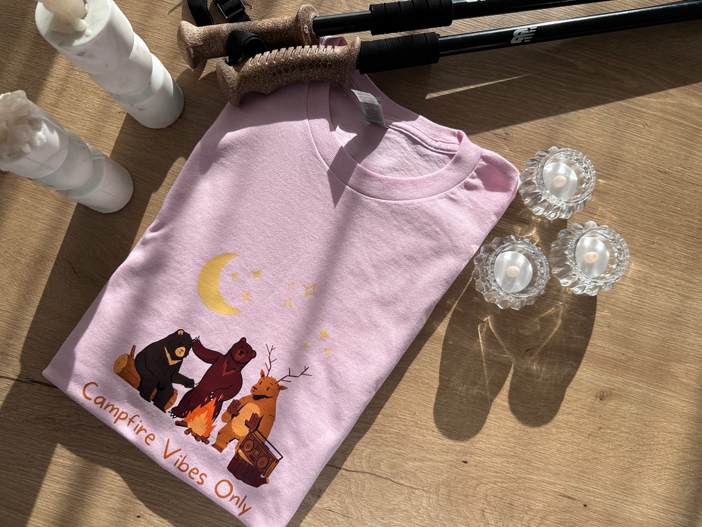 Campfire vibes Short sleeve t-shirt.