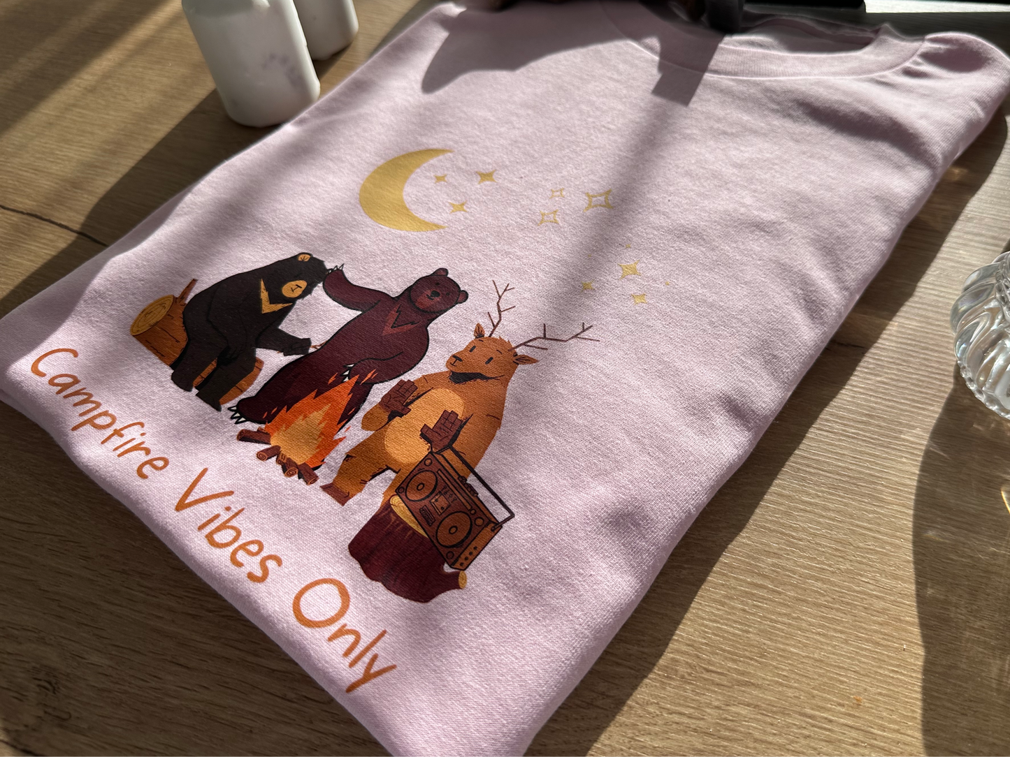 Campfire vibes Short sleeve t-shirt.
